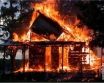 При  пожаре семь человек тушило дом